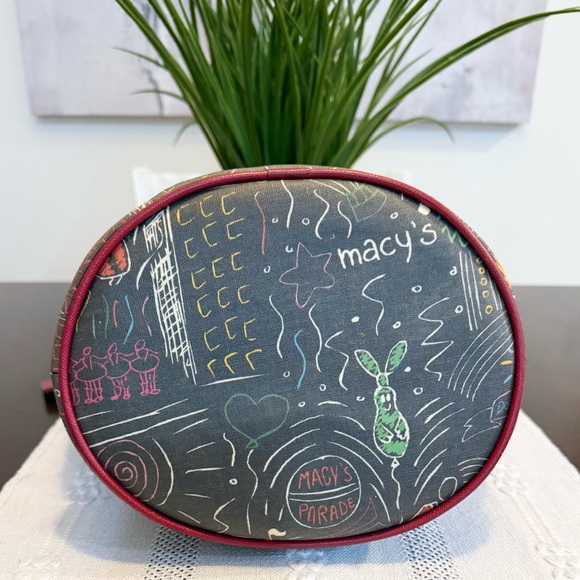 Vintage Dooney & Bourke Limited Edition Macy's
Parade Bucket Bag - Picture 5 of 10